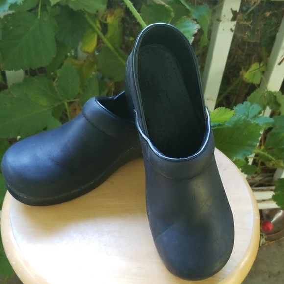 dansko non slip shoes womens